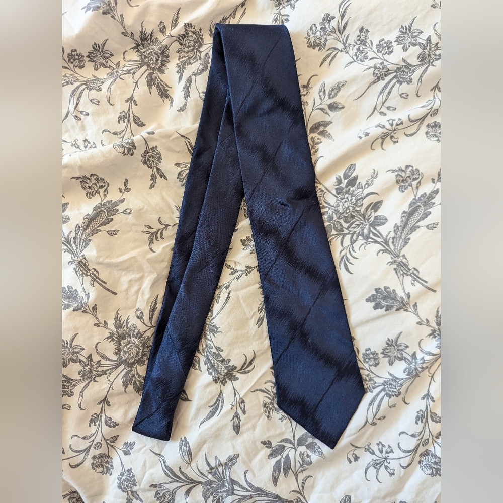 Armani collezioni Navy tie brioni